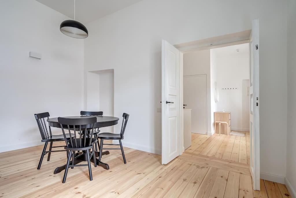 Spacious 2-Bedroom Flat In Old Town By Urban Rent Wilna Exterior foto